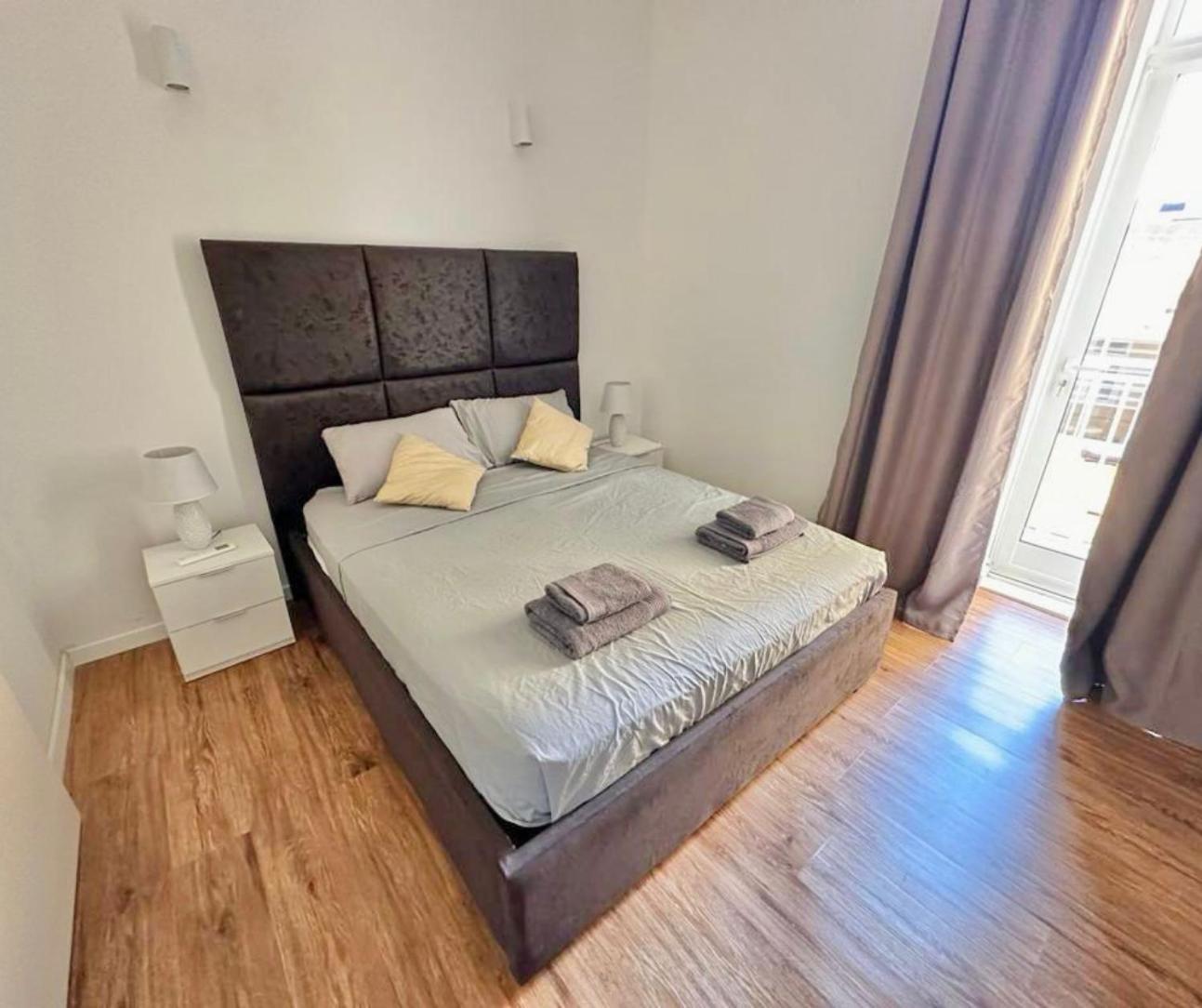 Central And Modern Valletta Flat Ngoại thất bức ảnh
